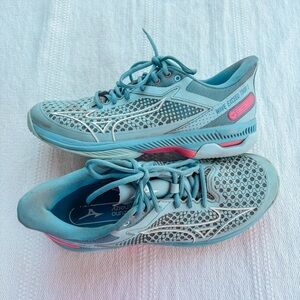 Mizuno Wave Exceed Tour 5 CC women's tennis shoes size 9.5